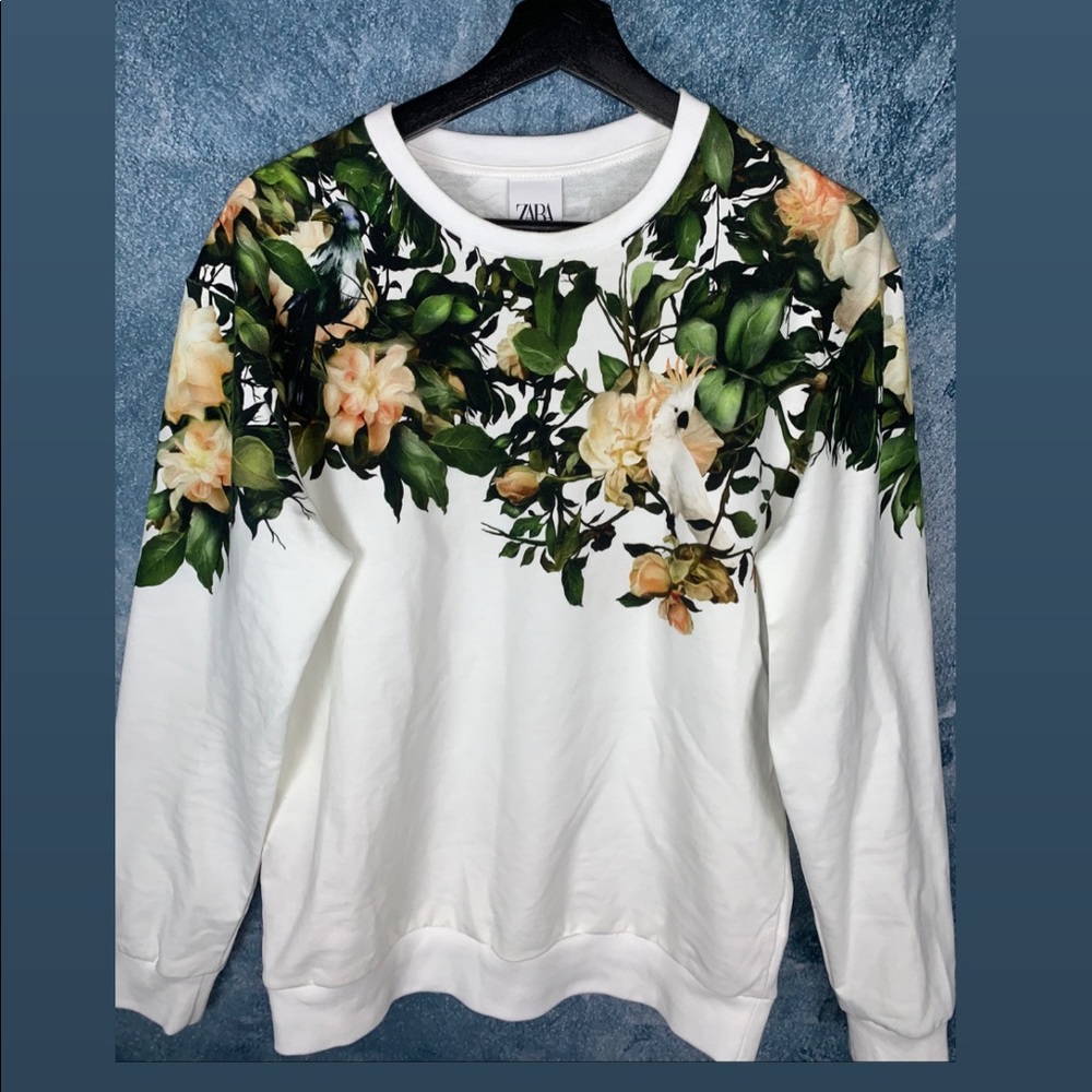 Zara Men’s White Light Weight Crew Neck Sweater